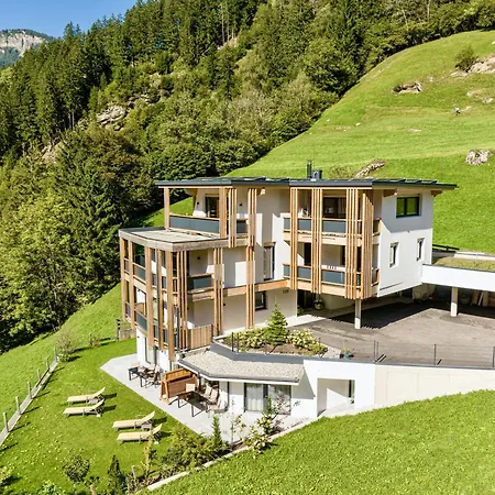 Zeit - Alpine Garden Mayrhofen