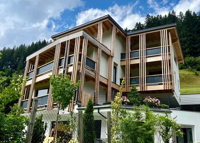 Zeit - Alpine Garden Mayrhofen