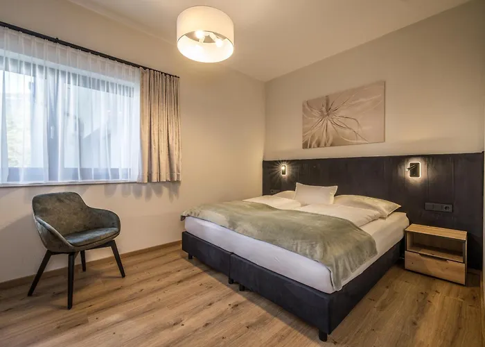 Zeit - Alpine Garden Mayrhofen