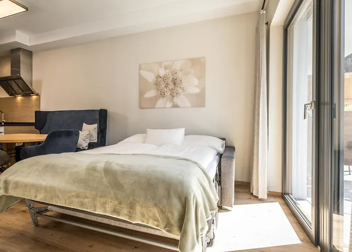 Zeit - Alpine Garden Mayrhofen